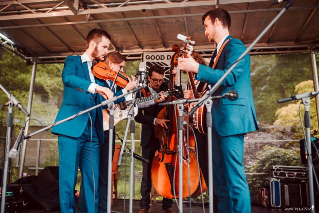 Strengplukk performing at Wedding of Rosta Capek and Ivana Loukova (now Capkova) in Prague, Czech Republic
May 2018. From left to right - Nikolai Storevik, Jakob Folke Ossum, Vidar Starheimsæter, Andreas Barsnes Onarheim, and Thor. Photo by Martin Juha.